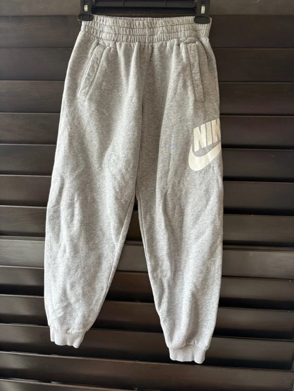 Kids Medium Nike Grey Sweat Pants Joggers Draw String Pockets Elastic Waist